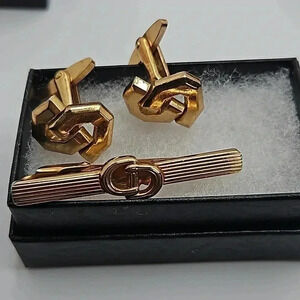 Christian Dior CD Logo Bullet Back Gold Tone Cufflinks with Tie Bar